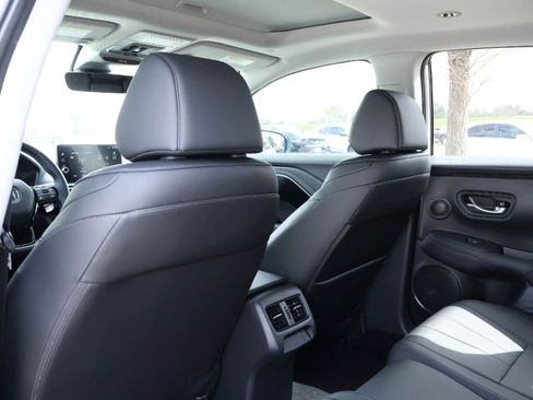 Certified 2025 Acura ADX Base image 12