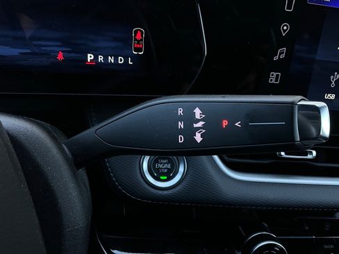 Used 2025 Chevrolet Equinox LT image 36