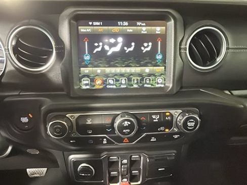 Used 2023 Jeep Wrangler Unlimited Sahara AWD/4WD image 22