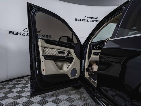 Used 2017 Bentley Bentayga W12 image 14