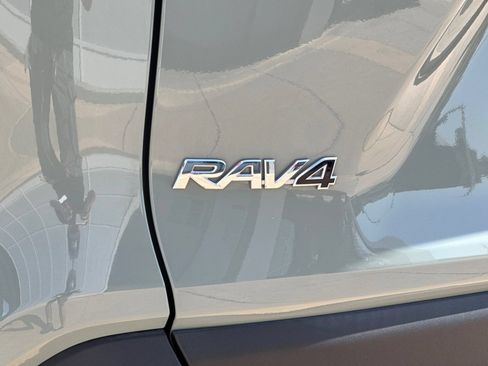 Certified 2022 Toyota RAV4 XLE AWD/4WD image 35