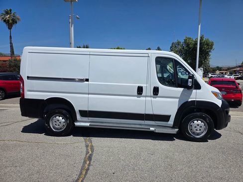 Used 2023 RAM ProMaster 2500 FWD image 4