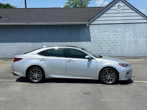 Used 2017 Lexus ES 350 w/ Luxury Package FWD image 10