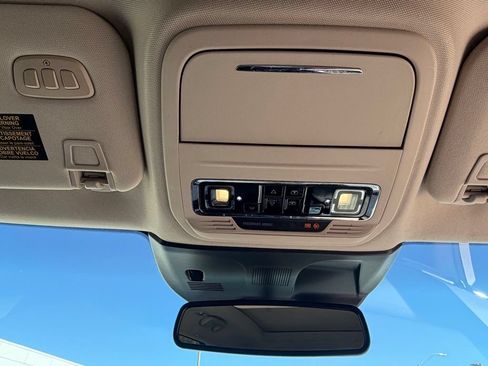 Used 2022 Lincoln Corsair FWD w/ Premium Package image 38