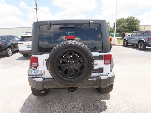 Used 2017 Jeep Wrangler Sport AWD/4WD image 13