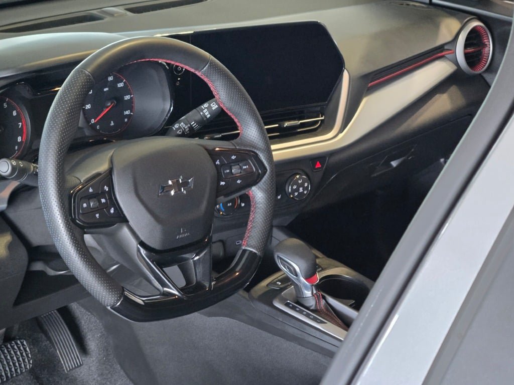Used 2024 Chevrolet Trax RS w/ Driver Confidence Package FWD image 21