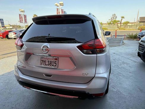 Used 2017 Nissan Rogue SV FWD image 30