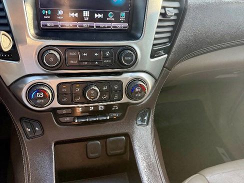 Used 2016 Chevrolet Suburban LT image 18