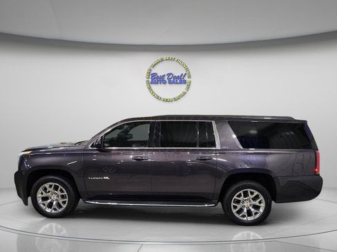 Used 2018 GMC Yukon XL SLT w/ Open Road Package AWD/4WD image 3