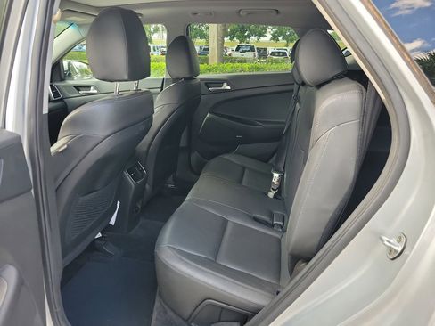 Used 2019 Hyundai Tucson Ultimate w/ Cargo Package FWD image 10