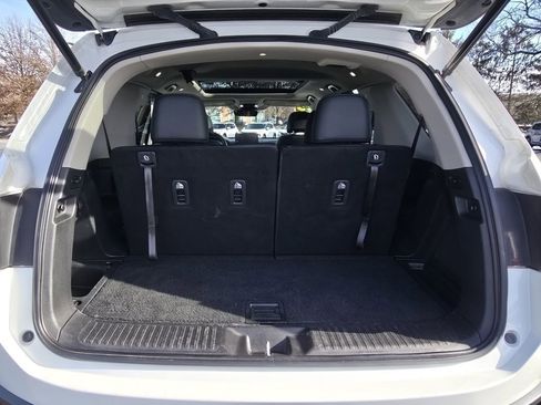 Used 2023 Honda Pilot Touring image 18