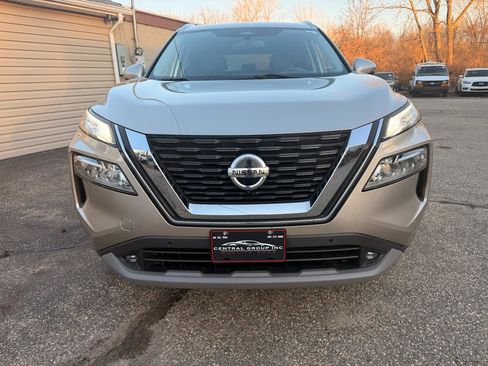 Used 2021 Nissan Rogue SL w/ Premium Package image 11