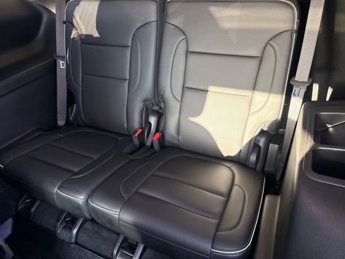 Used 2021 GMC Acadia Denali w/ Denali Technology Package FWD image 17
