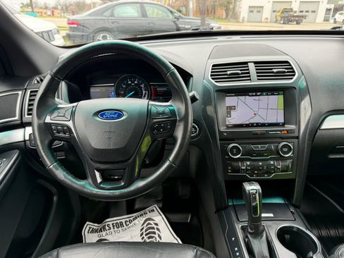 Used 2016 Ford Explorer XLT w/ Equipment Group 202A image 29