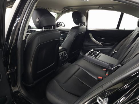 Used 2018 BMW 320i xDrive Sedan image 25