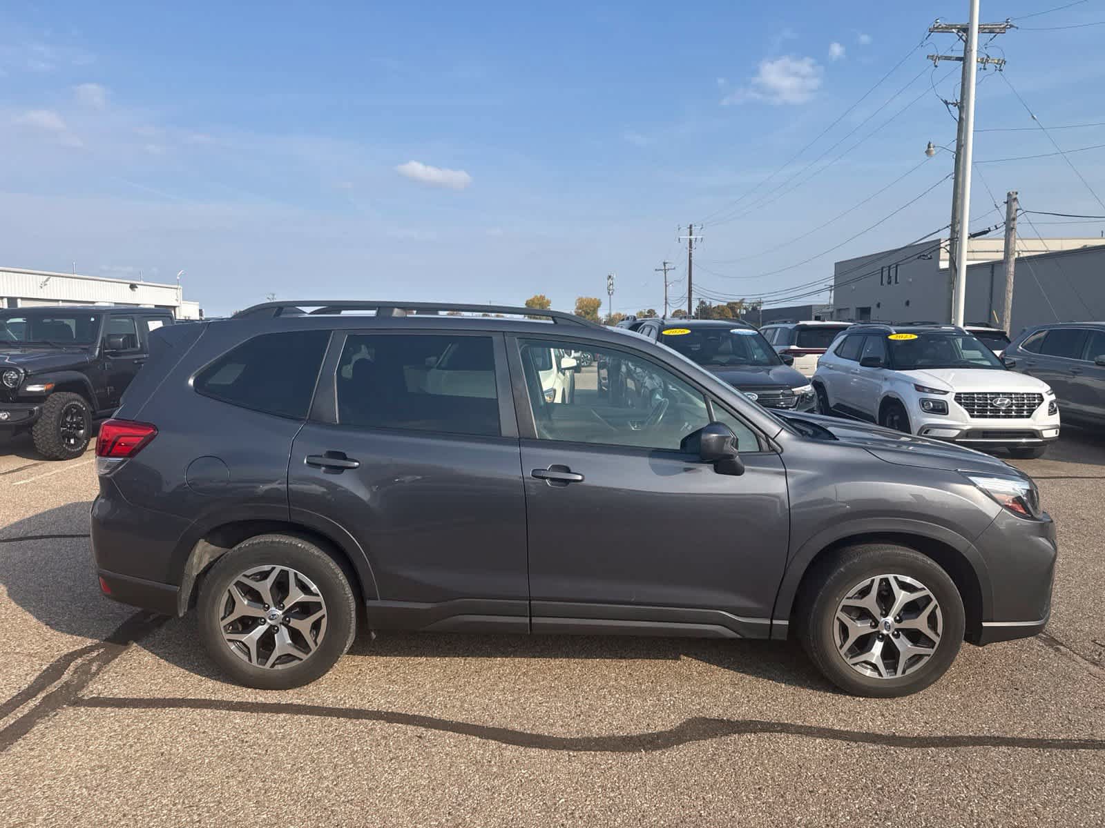 Used 2020 Subaru Forester Premium AWD/4WD image 9