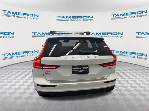Used 2020 Volvo V60 T5 Cross Country image 4
