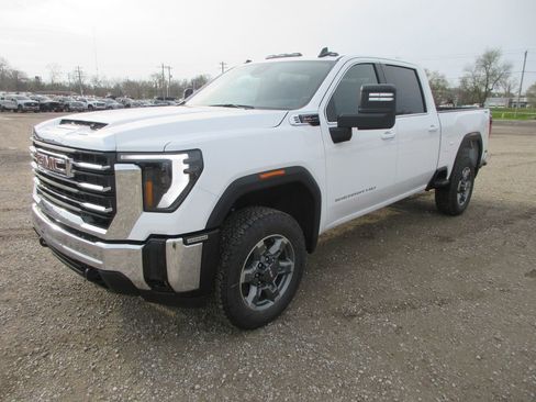 New 2026 GMC Sierra 2500 SLE image 11