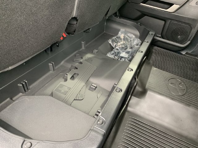 Used 2025 Toyota Tundra SR5 w/ SR5 Premium Package RWD image 37