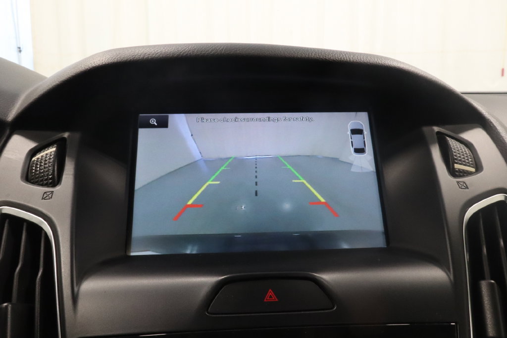 Used 2015 Ford Focus Titanium FWD image 21