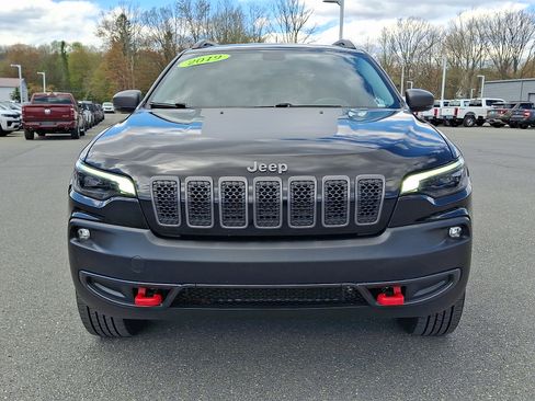 Used 2019 Jeep Cherokee Trailhawk AWD/4WD image 2
