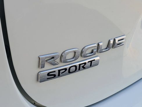 Used 2020 Nissan Rogue Sport S w/ Appearance Package FWD image 8