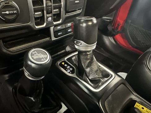 Used 2021 Jeep Wrangler Unlimited Sahara AWD/4WD image 27