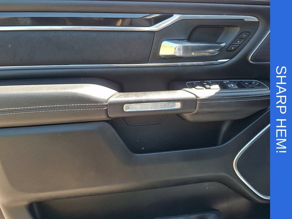 Used 2022 RAM 1500 Laramie AWD/4WD image 12
