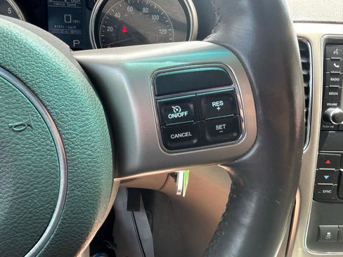 Used 2011 Jeep Grand Cherokee Laredo AWD/4WD image 19