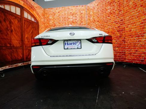Used 2019 Nissan Altima 2.5 SR FWD image 9