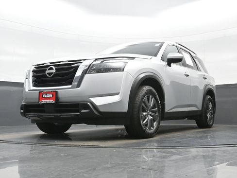 Used 2023 Nissan Pathfinder SV AWD/4WD image 30