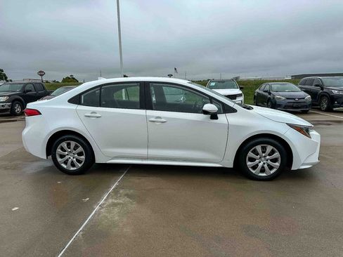 Used 2024 Toyota Corolla LE FWD image 3