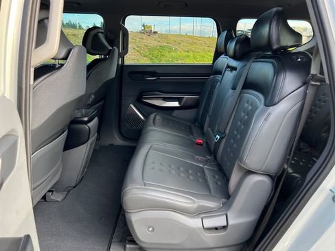 Used 2024 Kia EV9 Wind image 16