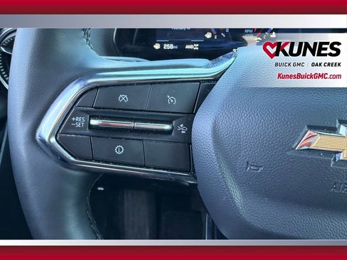 Used 2025 Chevrolet Equinox LT image 9