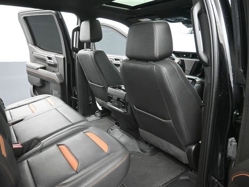 Used 2022 GMC Sierra 1500 AT4 w/ AT4 Premium Package image 16