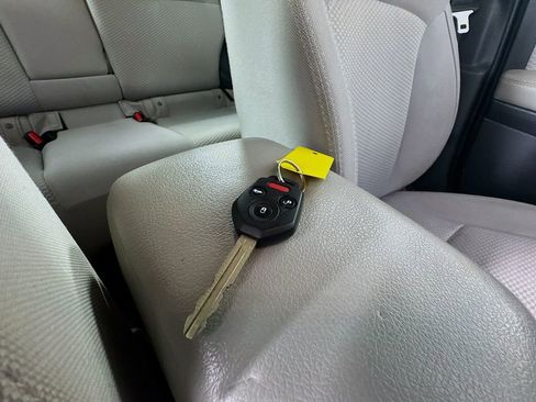 Used 2017 Subaru Forester 2.5i Premium w/ All-Weather Package image 39