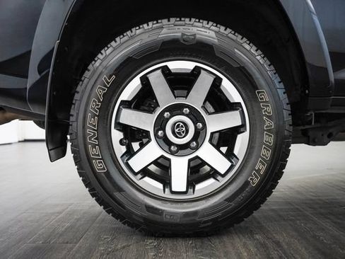 Used 2019 Toyota 4Runner TRD Off-Road Premium AWD/4WD image 42