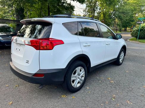 Used 2013 Toyota RAV4 LE AWD/4WD image 4