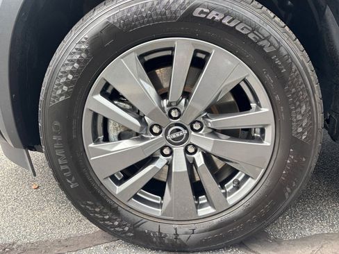 Used 2025 Nissan Pathfinder SV AWD/4WD image 33