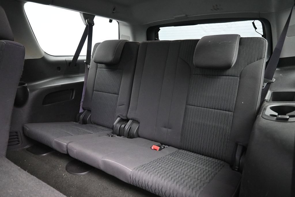 Used 2016 Chevrolet Suburban LS RWD image 24