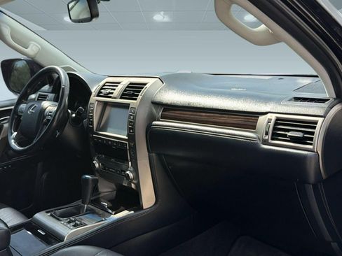 Used 2019 Lexus GX 460 w/ Navigation Package AWD/4WD image 28