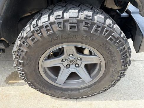 Certified 2016 Jeep Wrangler Unlimited Rubicon w/ Connectivity Group AWD/4WD image 8