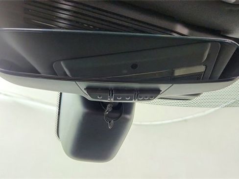 Used 2024 Land Rover Discovery Dynamic SE image 58