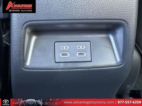 Used 2023 Toyota Corolla SE w/ Carpet Mat Package (TMS) FWD image 15