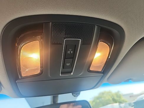 Used 2017 Kia Sorento AWD w/ LX Convenience Package image 23