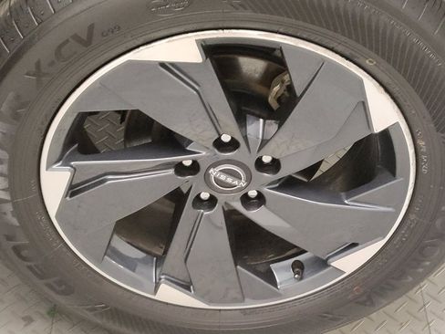 Used 2024 Nissan Rogue SV AWD/4WD image 31