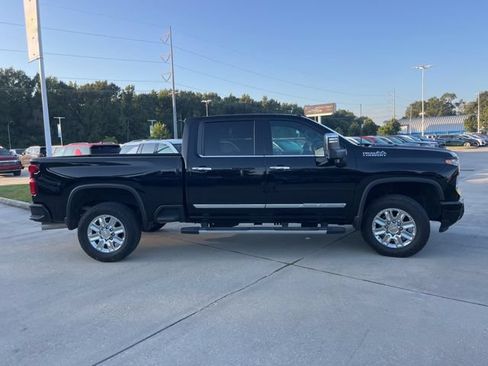 Used 2024 Chevrolet Silverado 2500 High Country w/ Z71 Off-Road Package AWD/4WD image 12