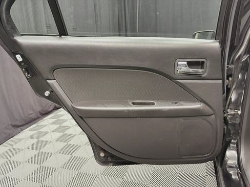 Used 2009 Ford Fusion SEL FWD image 23