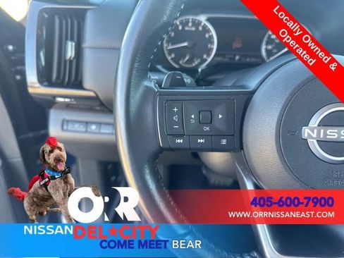Used 2024 Nissan Pathfinder SV image 19