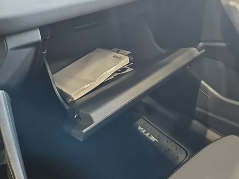 New 2026 Volkswagen Jetta SE FWD image 29